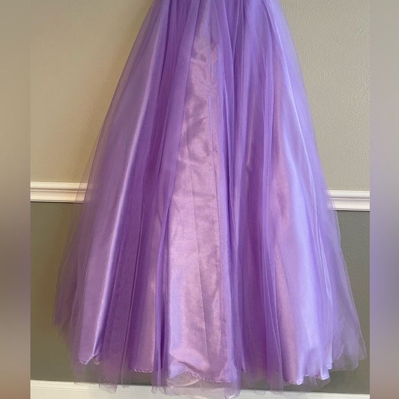 Maggie Sottoro formal gown - Picture 6 of 11